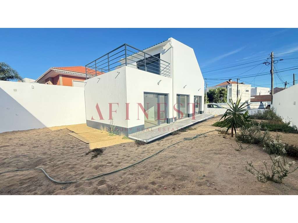 MORADIA T3 TOTALMENTE REMODELADA NA CHARNECA CAPARICA - Grande imagem: 3/38