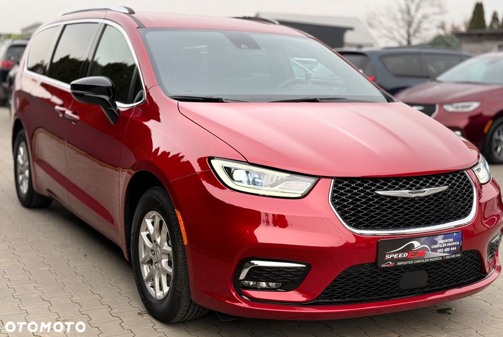 Chrysler Pacifica - 4