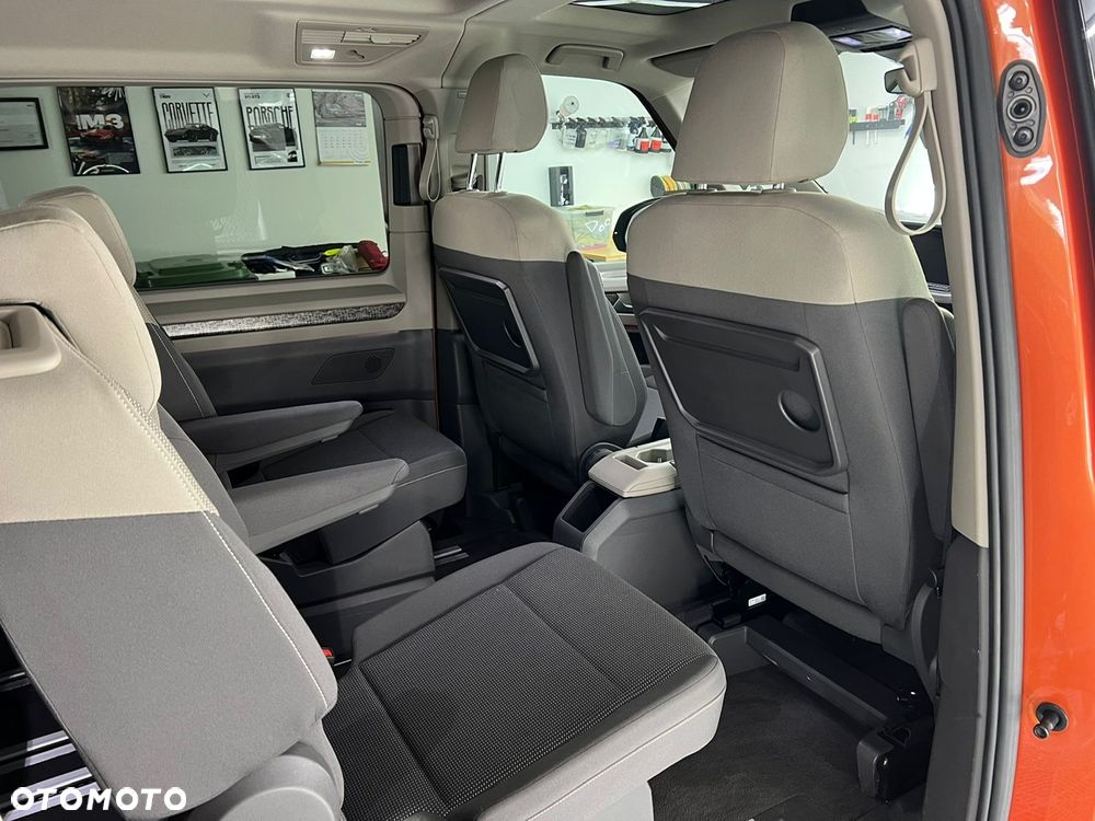 Volkswagen Multivan - 10