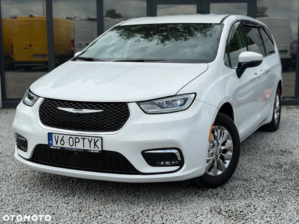 Chrysler Pacifica - 1