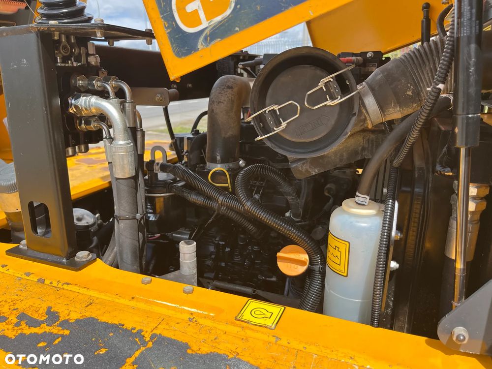Thwaites Mach 2080 3 Tonne Hydrostatic - 22