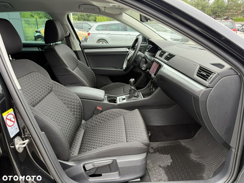 Skoda Superb 2.0 TDI SCR Ambition - 21