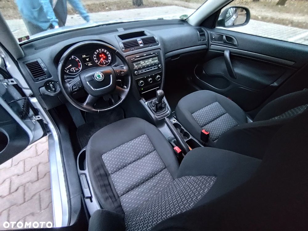 Skoda Octavia 1.6 Team Edition - 29