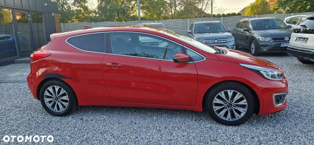 Kia ProCeed - 13