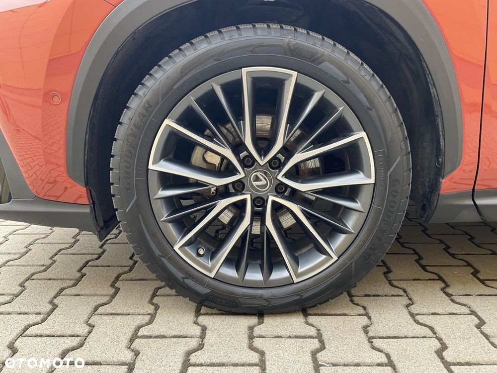 Lexus NX 350h Omotenashi AWD - 37