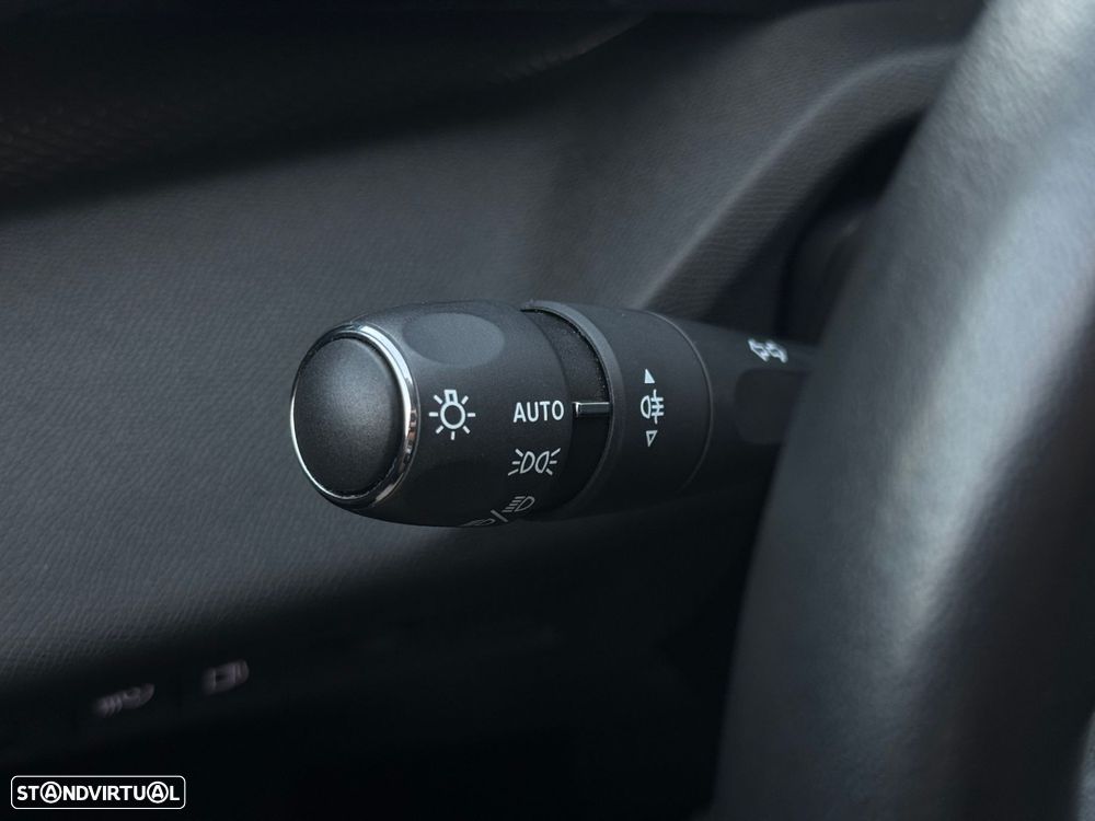 Peugeot 308 SW 1.6 Hybrid Active Pack e-EAT8 - 30