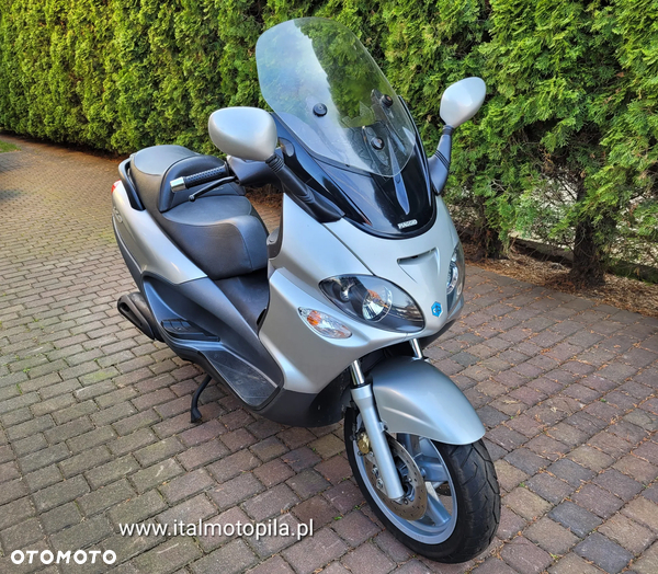 Piaggio X9