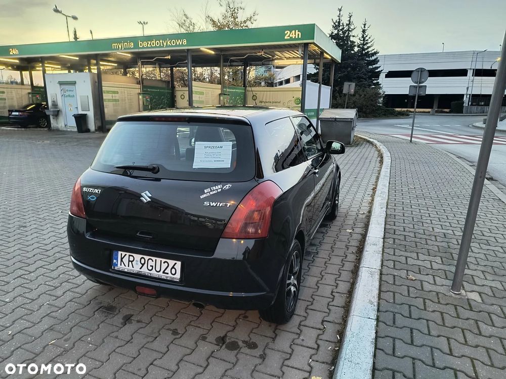 Suzuki Swift 1.5 Black Sport Edition - 5