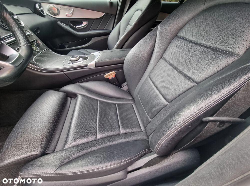 Mercedes-Benz Klasa C 300 9G-TRONIC - 11