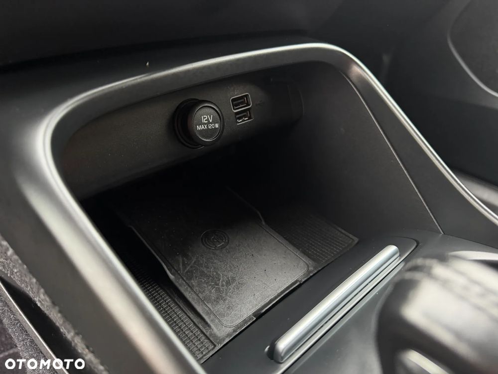 Volvo XC 40 D3 AWD Momentum Pro - 27