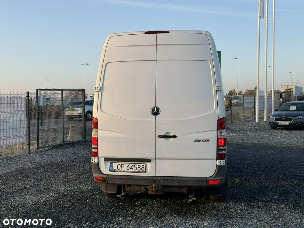 Mercedes-Benz Sprinter - 8