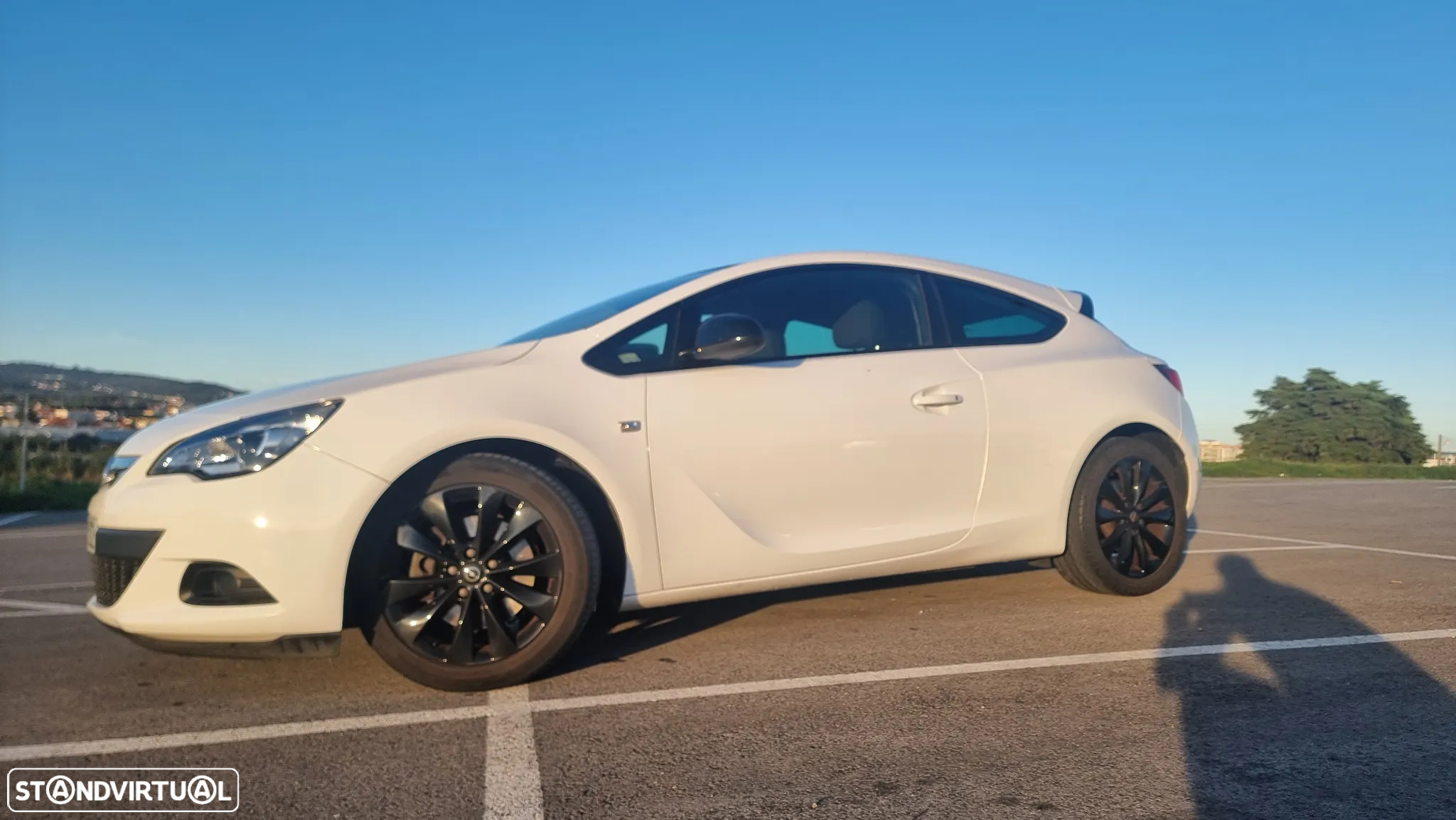 Opel Astra GTC 1.7 CDTi S/S - 16