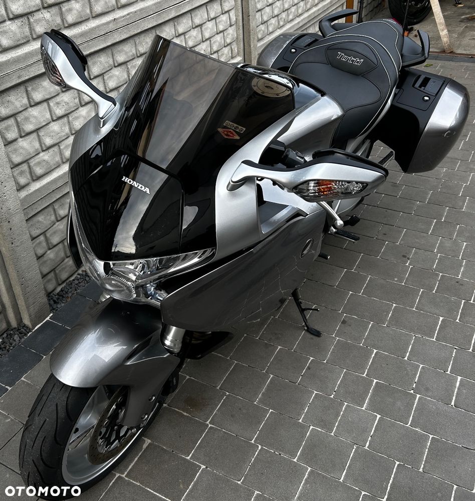 Honda VFR - 9