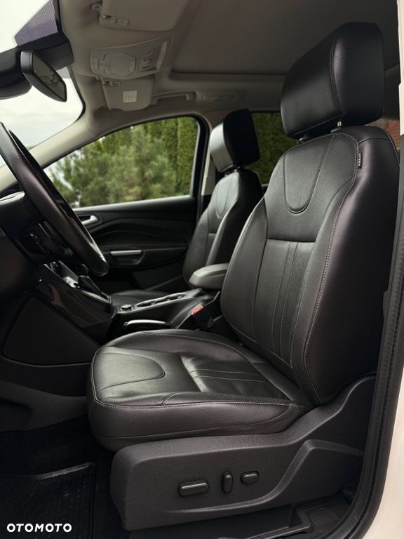 Ford Kuga 2.0 TDCi 4x4 Titanium - 28