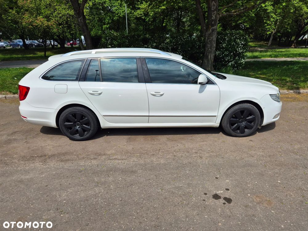 Skoda Superb 2.0 TDI DSG Elegance - 11