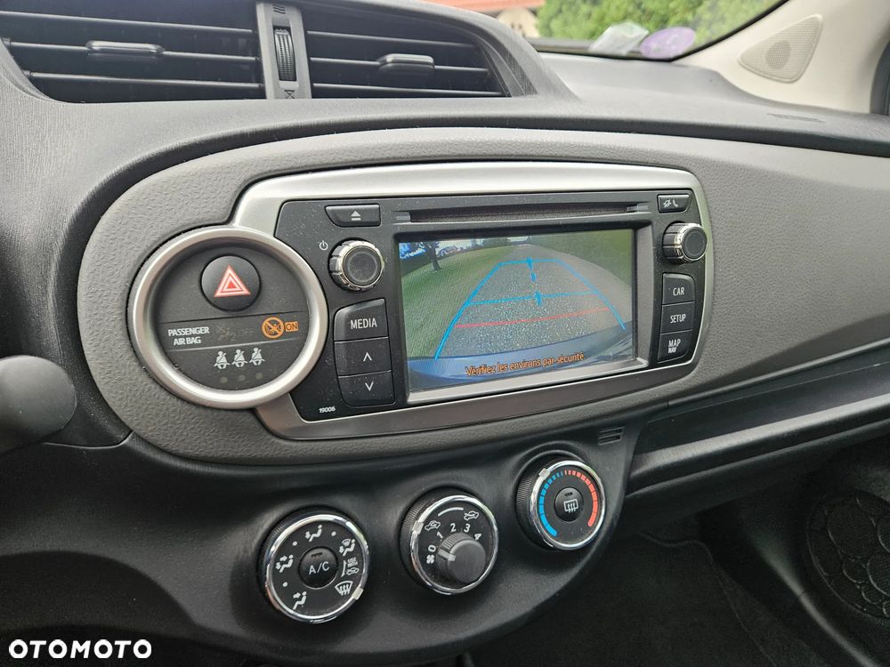 Toyota Yaris 1.33 VVT-i Executive - 17