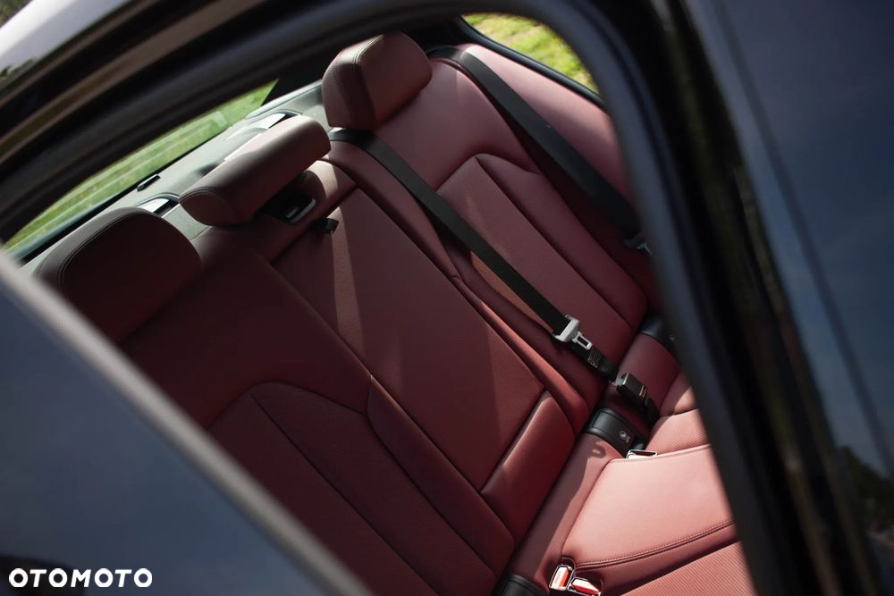 BMW Seria 3 330i M Sport sport - 10