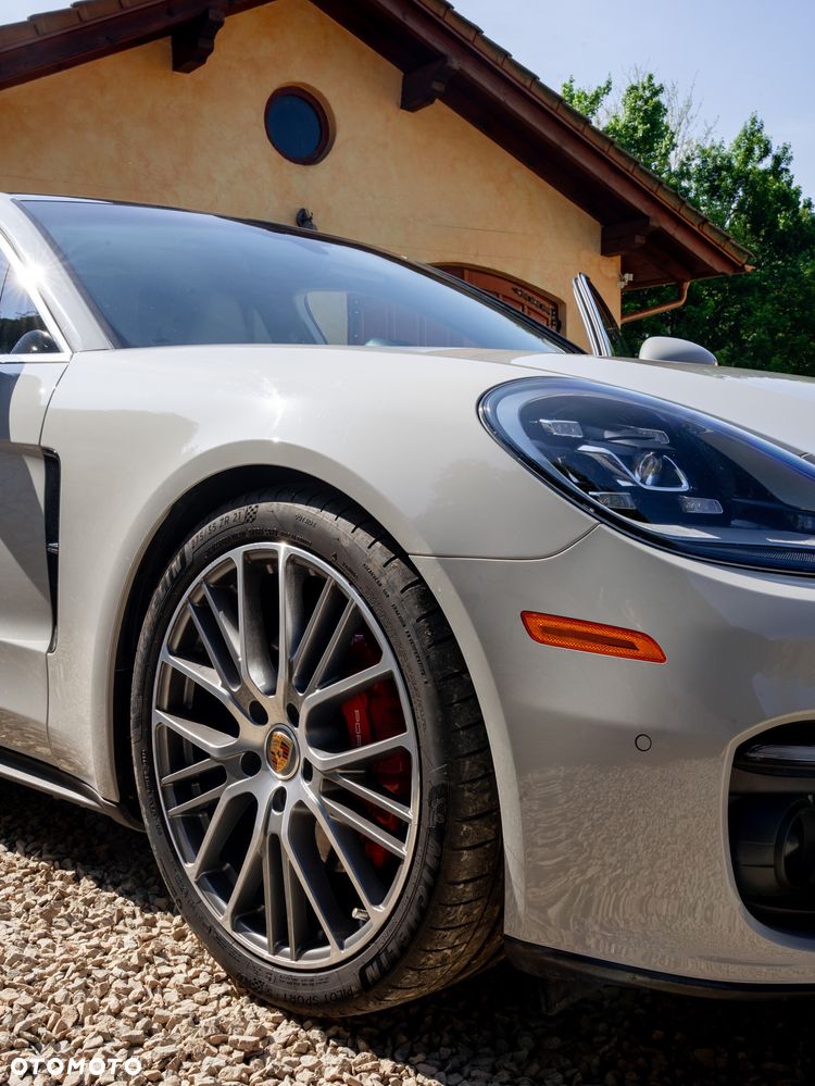 Porsche Panamera - 17