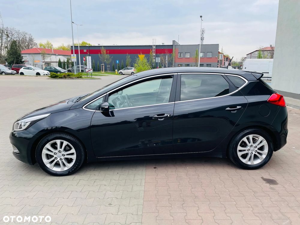 Kia Ceed 1.6 GDI Dream Team Edition - 6