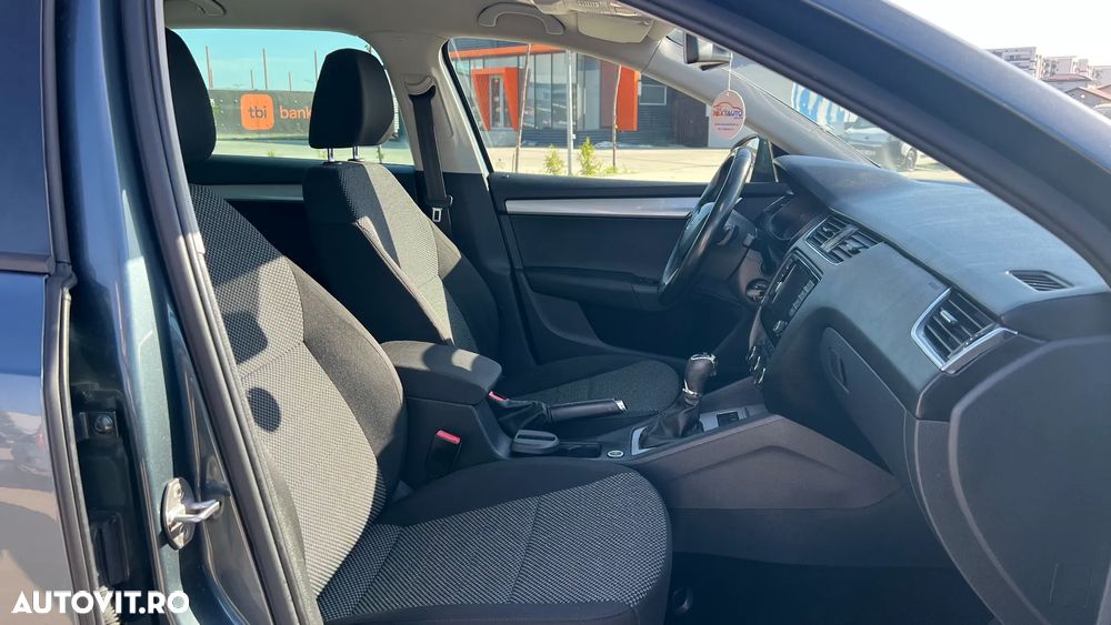 Skoda Octavia 1.6 TDI DSG Ambition - 9