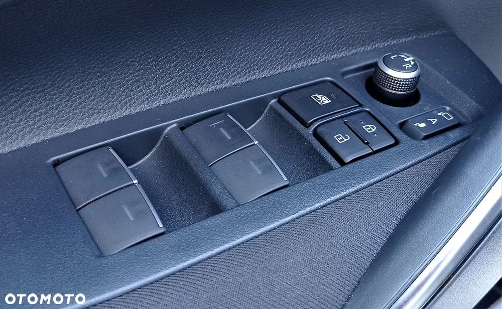 Suzuki Swace 1.8 Hybrid Premium Plus CVT - 14