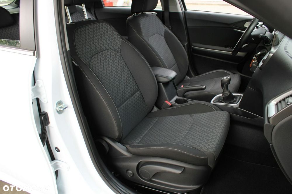 Kia Ceed 1.5 T-GDI Business Line - 9