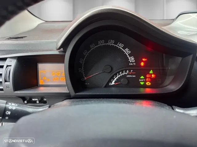 Toyota iQ 1.0 VVT-i - 8
