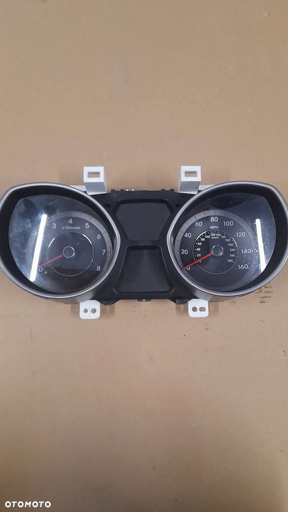 Hyundai Elantra 2010/2016 licznik - 1