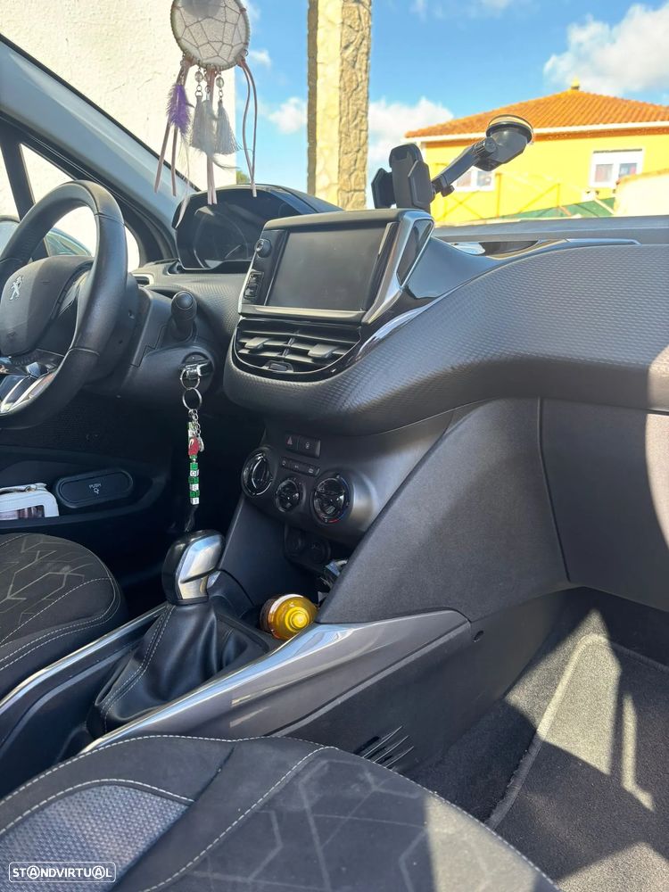 Peugeot 2008 1.2 PureTech Style - 6