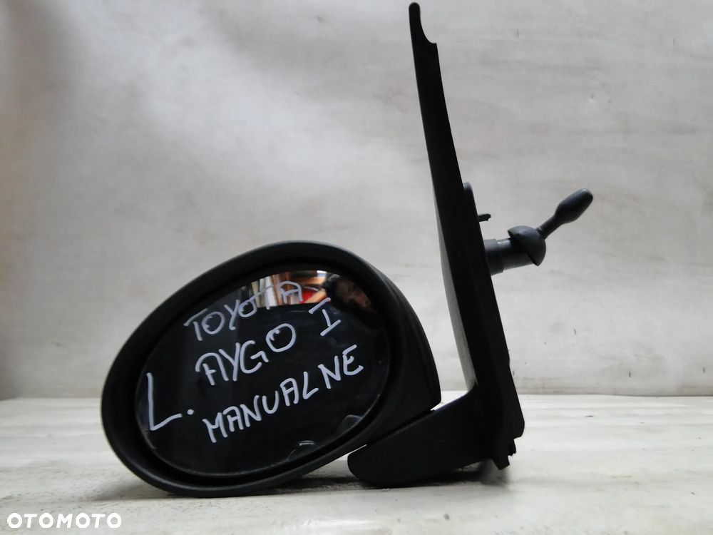 TOYOTA AYGO I LUSTERKO LEWE RĘCZNE EUROPA