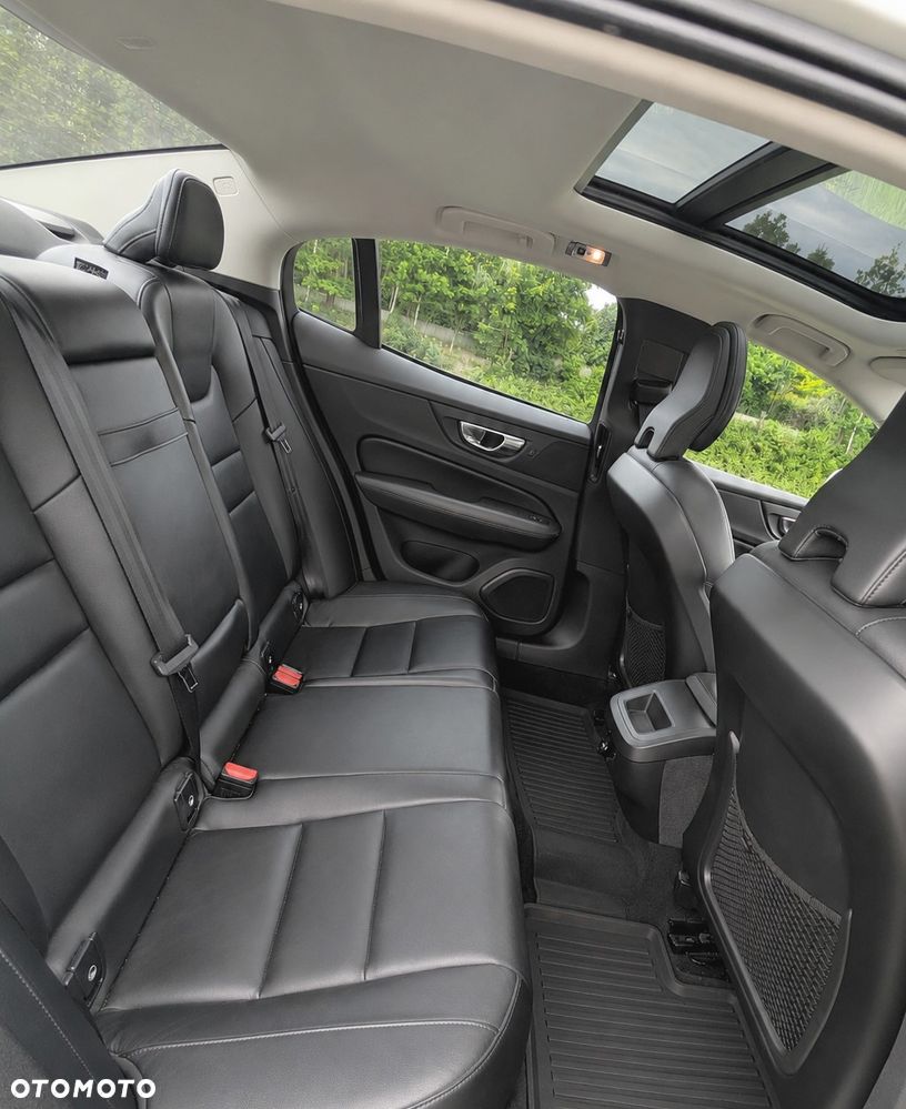Volvo S60 T5 Momentum Pro - 13