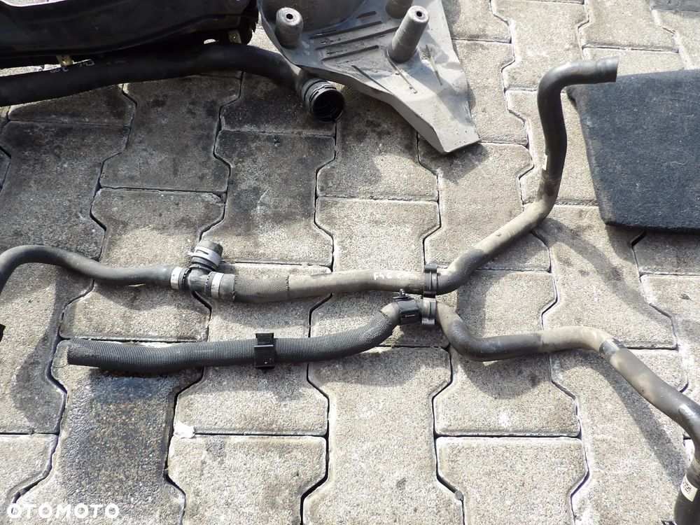 BMW - F46 - PRZEWODY CHŁODNICY WODY - 8593802 - 1