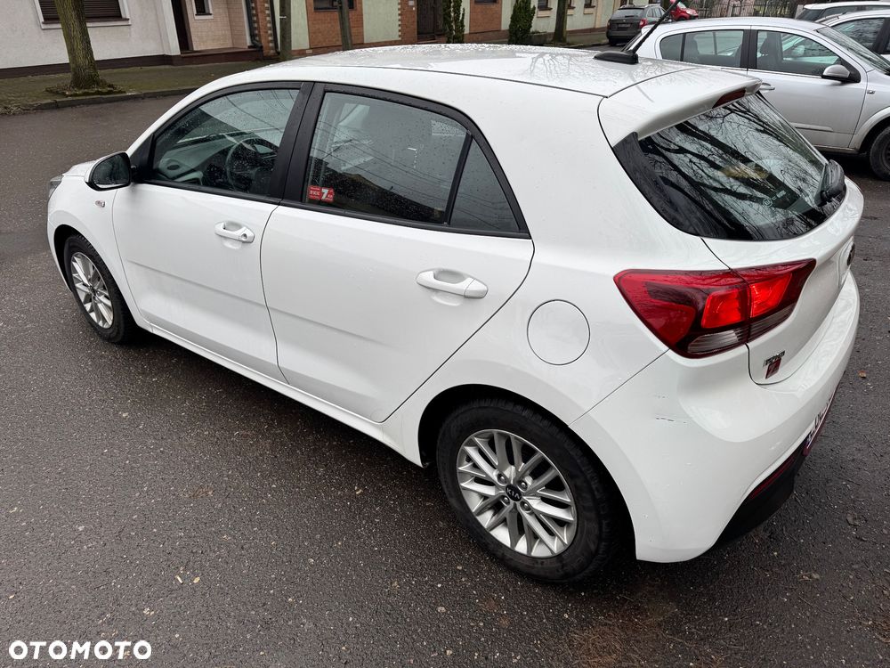 Kia Rio 1.4 crdi XL - 5