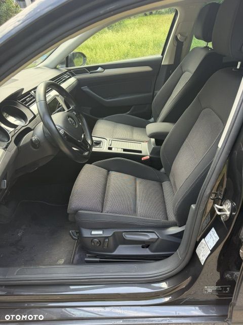 Volkswagen Passat 2.0 TDI BMT Comfortline - 24