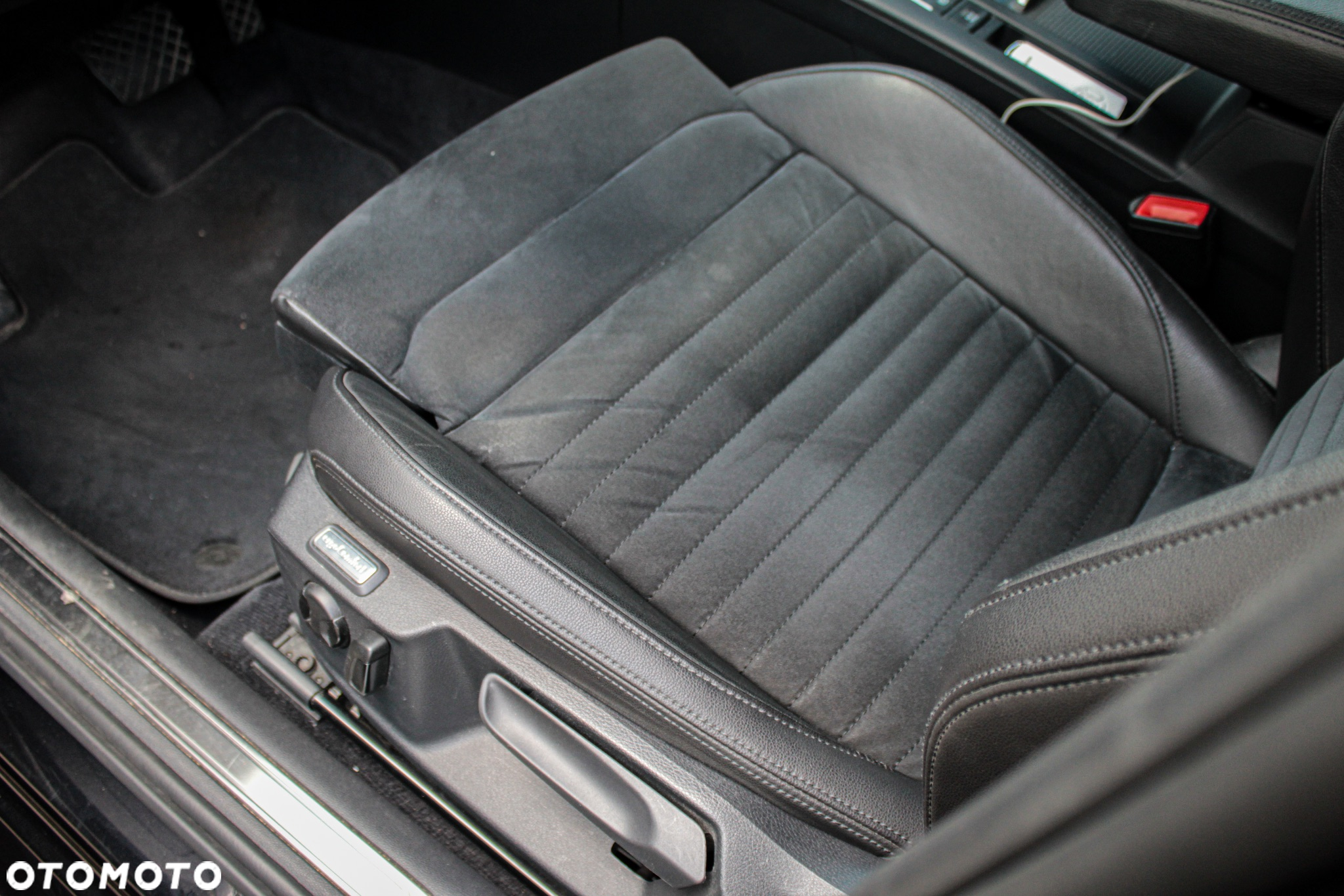 Volkswagen Passat 2.0 TDI Bi-Turbo BMT 4Mot Highline DSG - 26