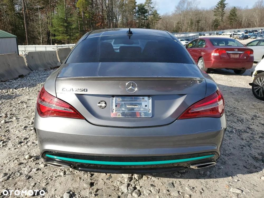 Mercedes-Benz CLA 250 4Matic 7G-DCT - 6