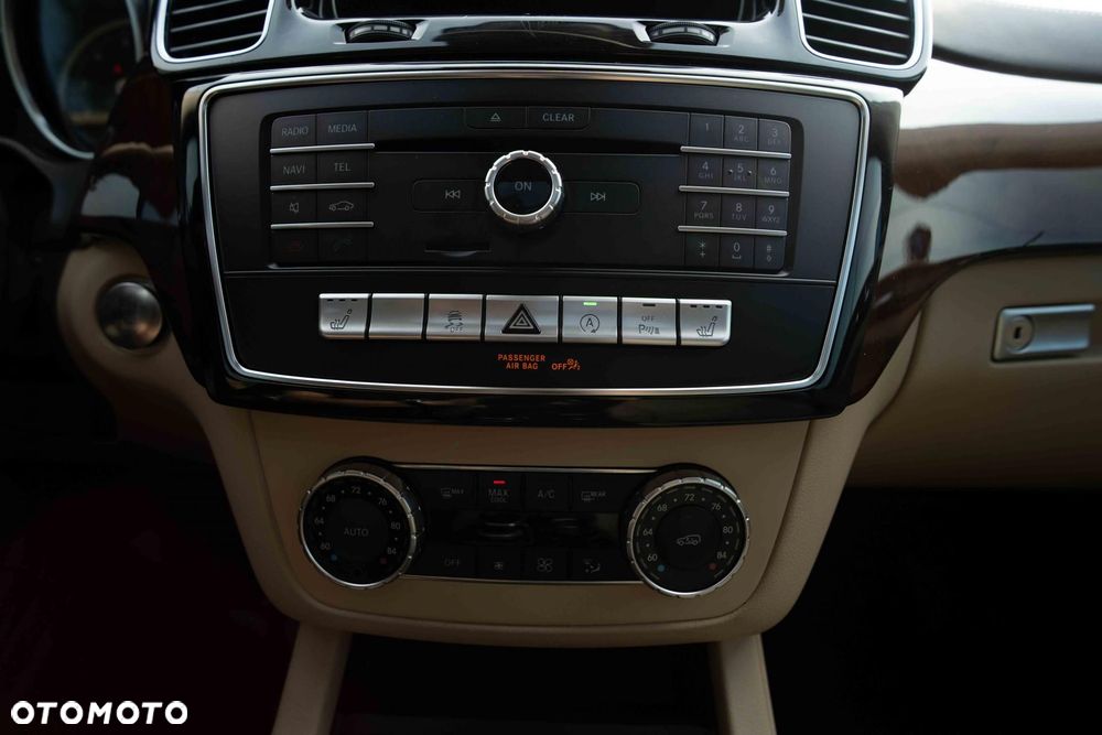 Mercedes-Benz GLS - 24