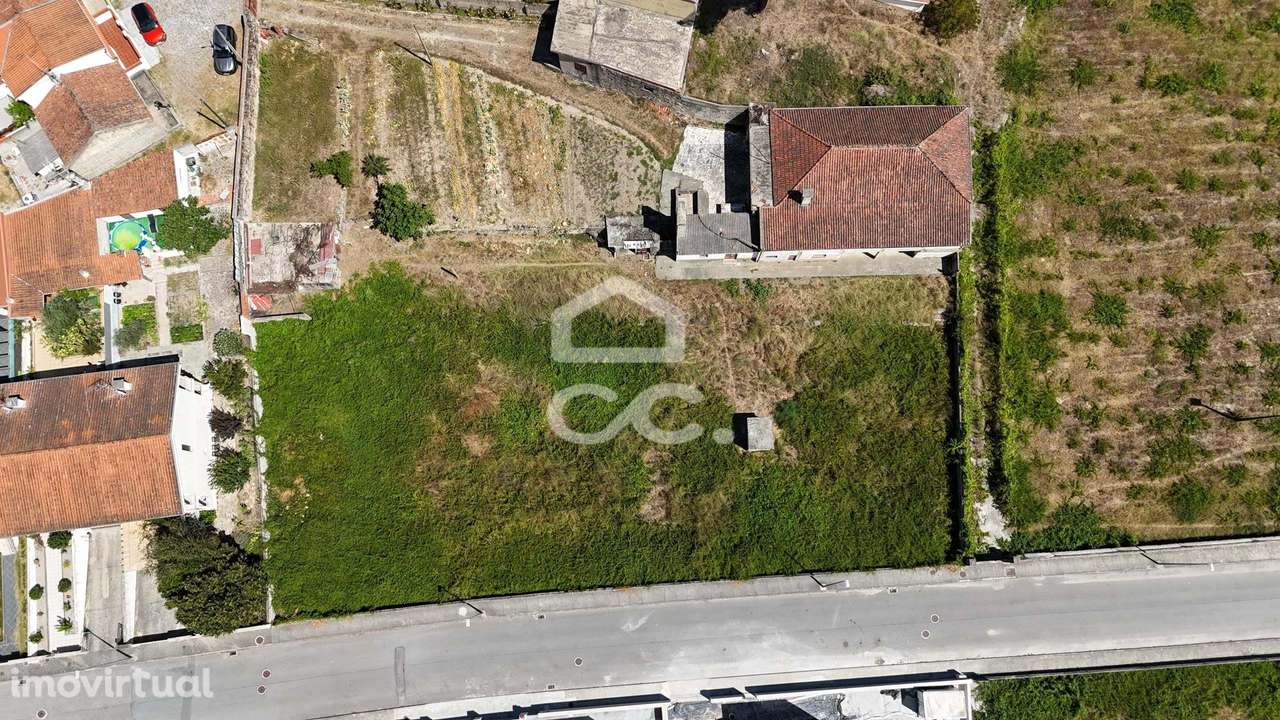 Moradia para Restauro com Terreno e Lotes para Construção - Grande imagem: 4/36