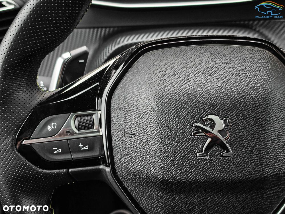 Peugeot 2008 PureTech 130 EAT8 GT - 24