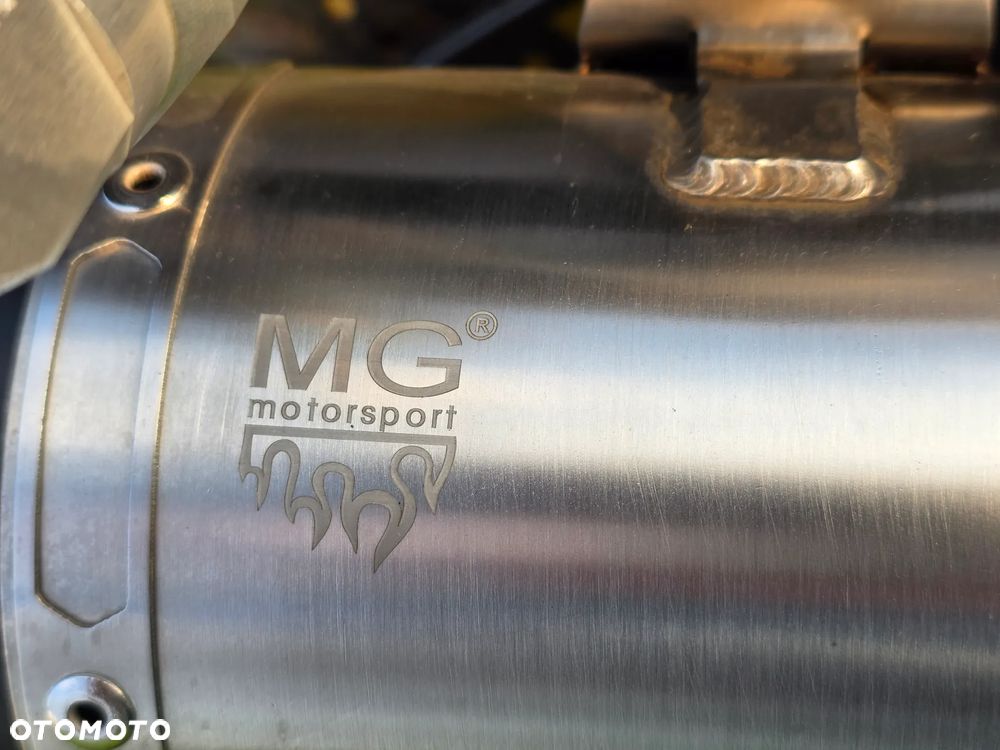 Ducati Monster - 11
