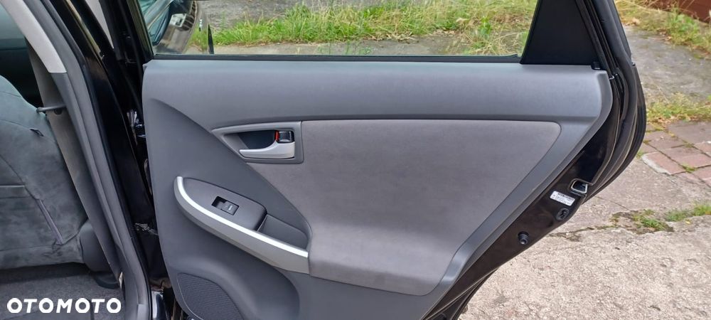 Toyota Prius 1.8 HSD Prestige - 16