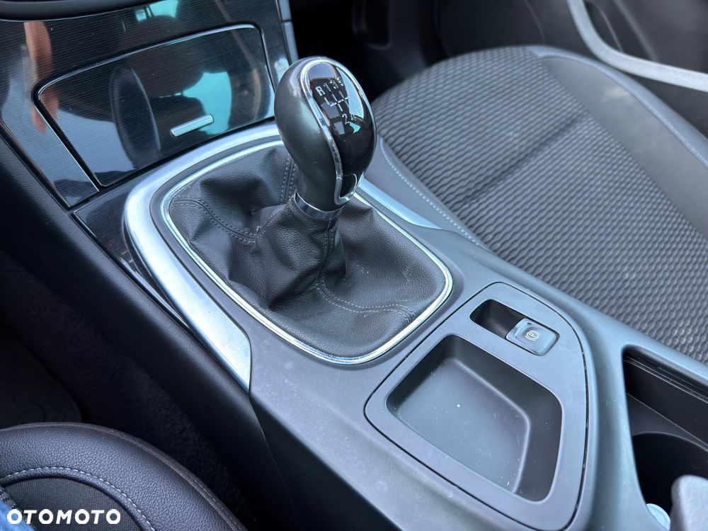 Opel Insignia - 22