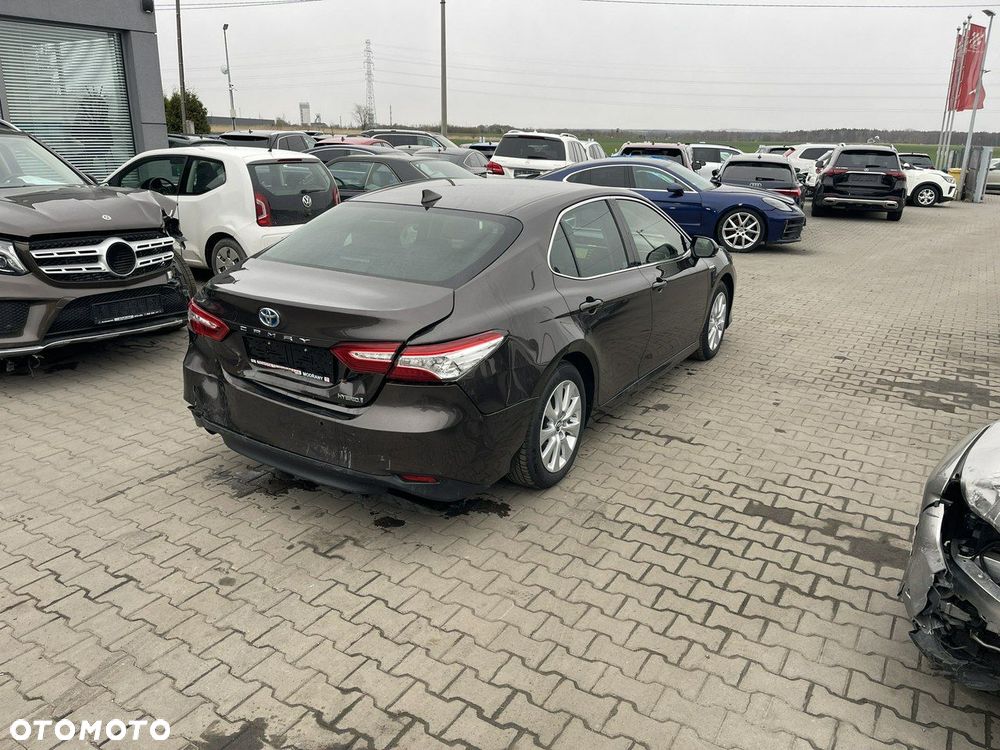 Toyota Camry 2.5 Hybrid Comfort CVT - 2