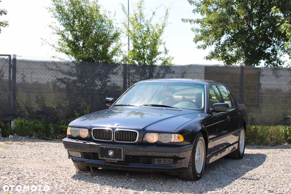 BMW Seria 7 740i - 3