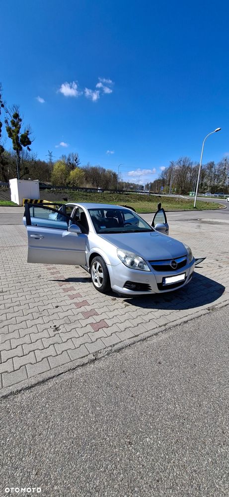 Opel Vectra 1.6 Essentia - 1