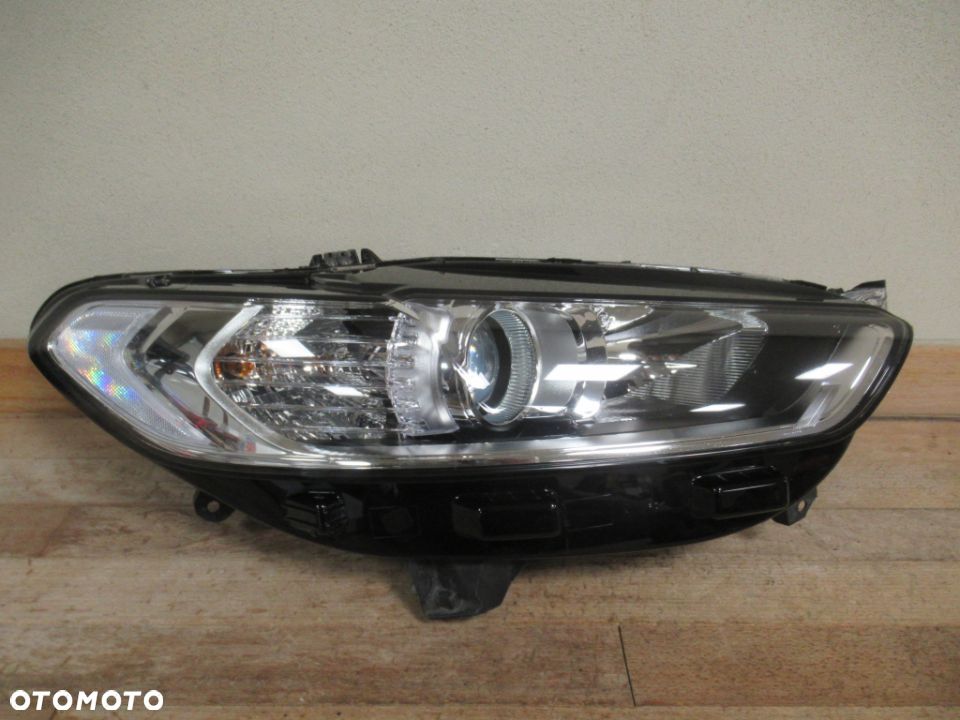 LAMPA PRZEDNIA PRZÓD PRAWA FORD MONDEO MK5 SOCZEWKA 2014-2019 - 1