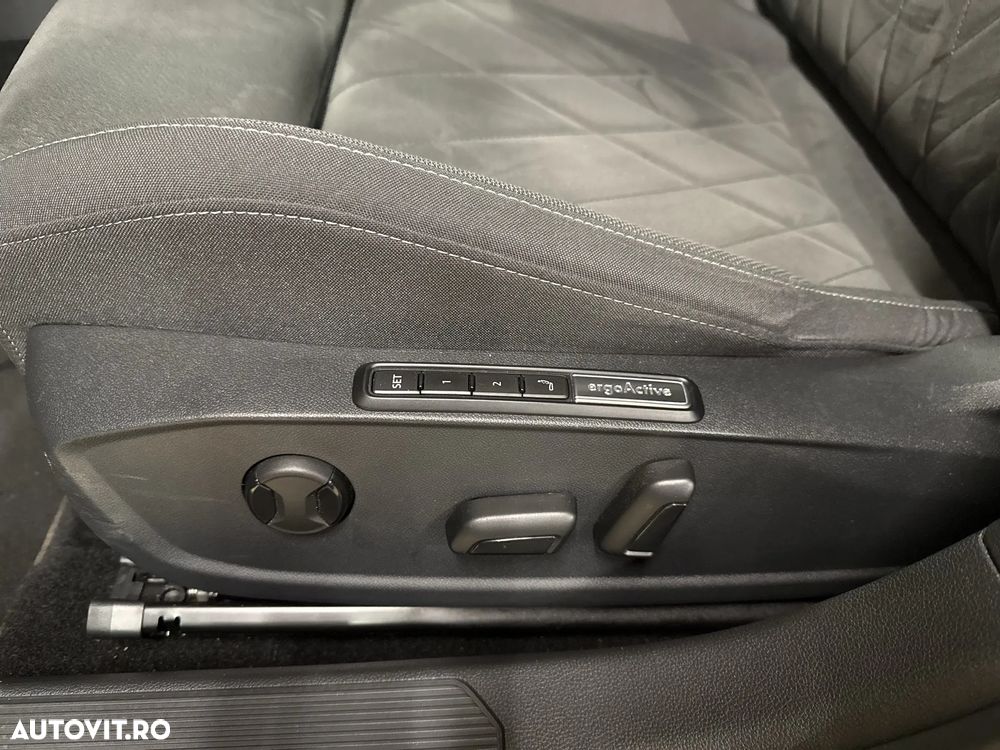 Volkswagen Golf 1.4 eHybrid OPF DSG Style - 16