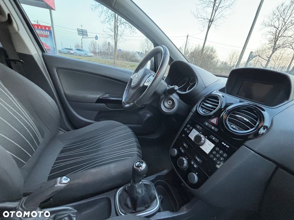 Opel Corsa 1.4 16V Edition - 12