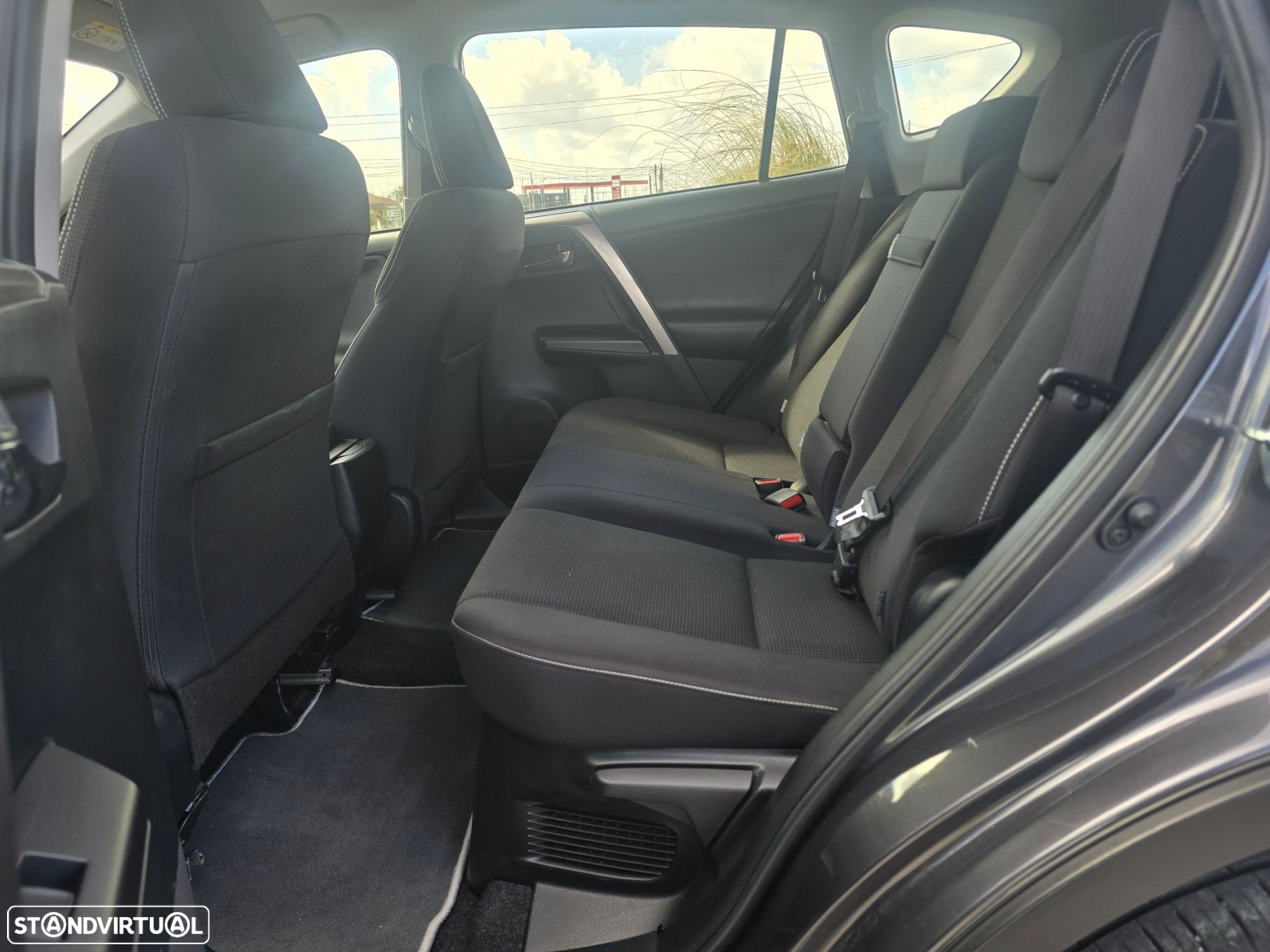 Toyota RAV4 - 14