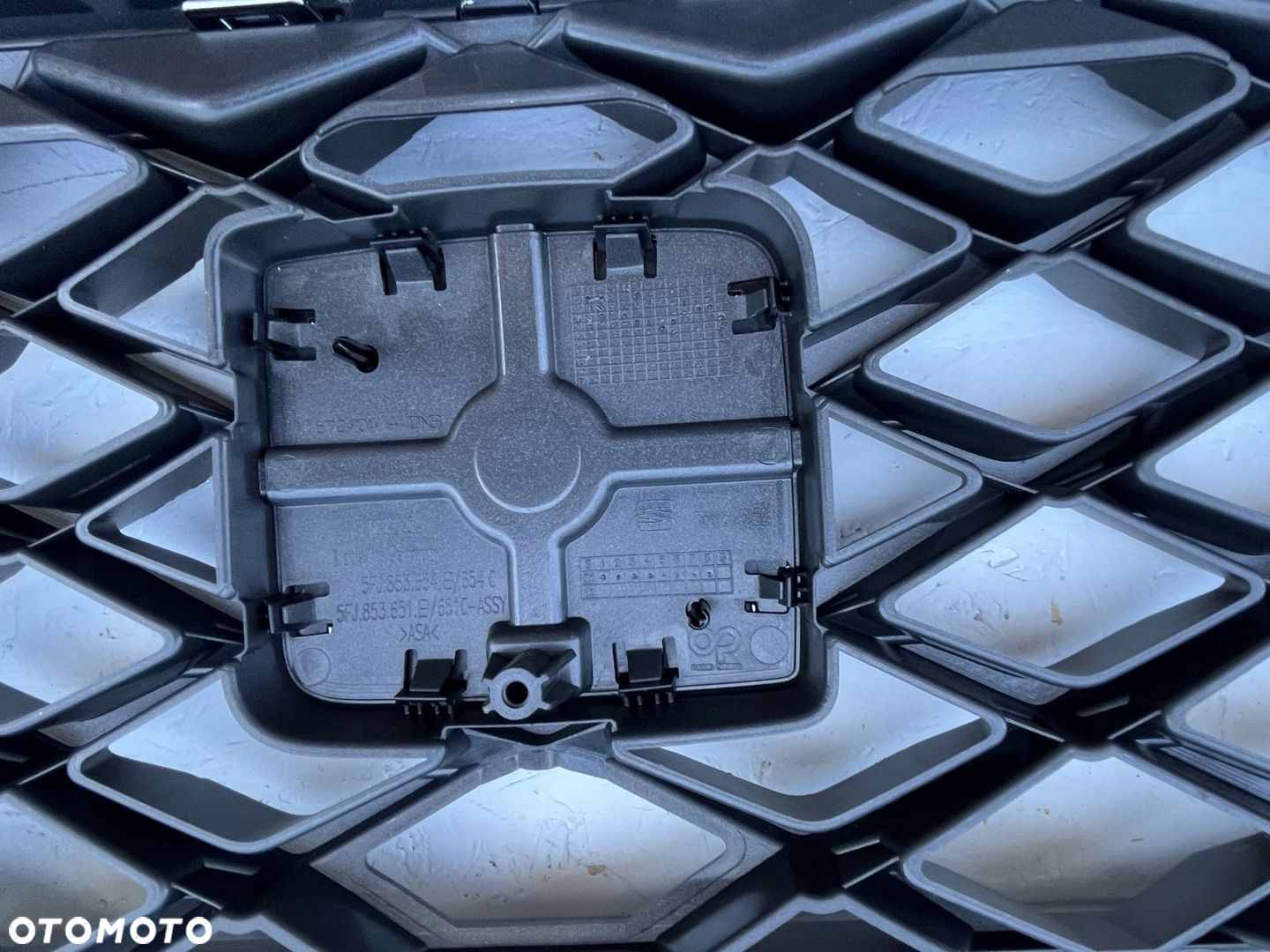 SEAT TARRACO 5FJ ATRAPA GRILL ORG - 8
